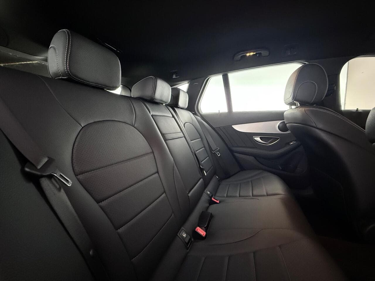 Mercedes-Benz C Class thumbnail Seats Rear