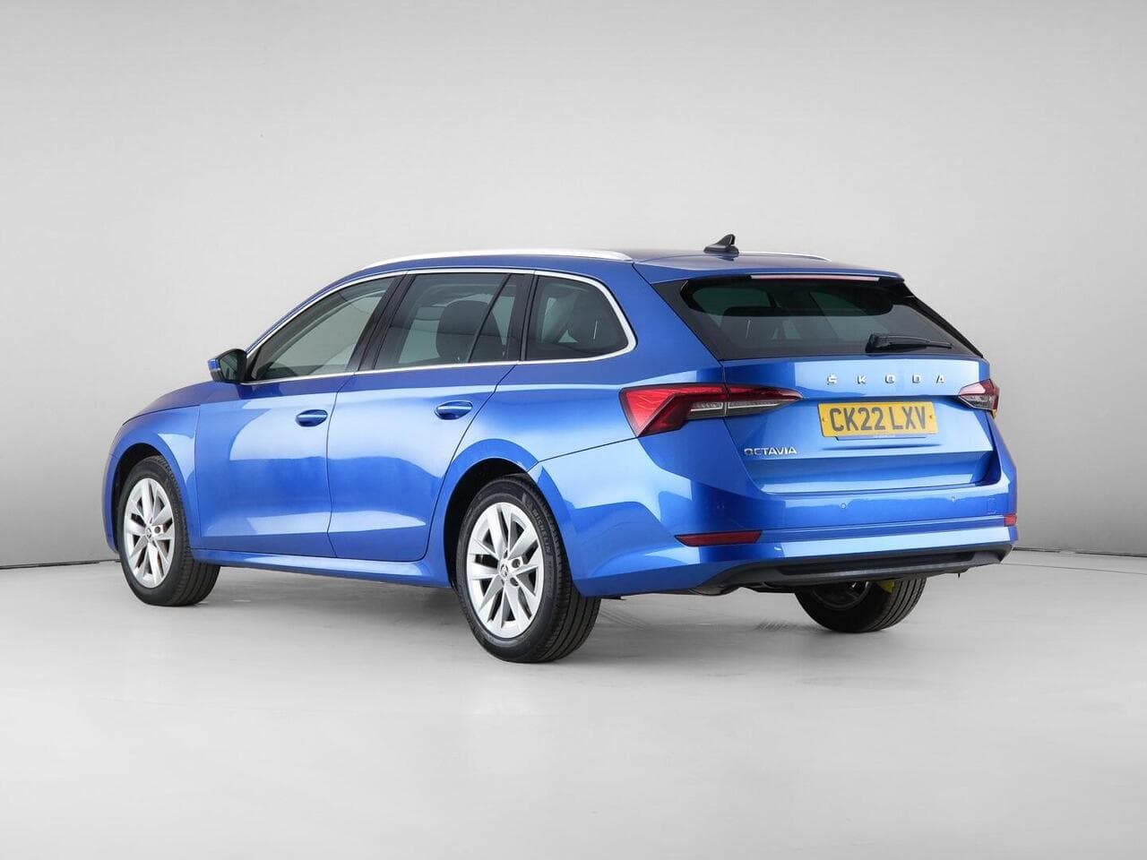 Skoda Octavia thumbnail Rear Left