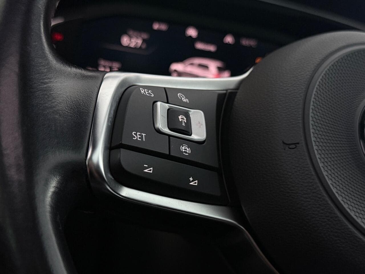 Volkswagen Tiguan thumbnail Misc Controls