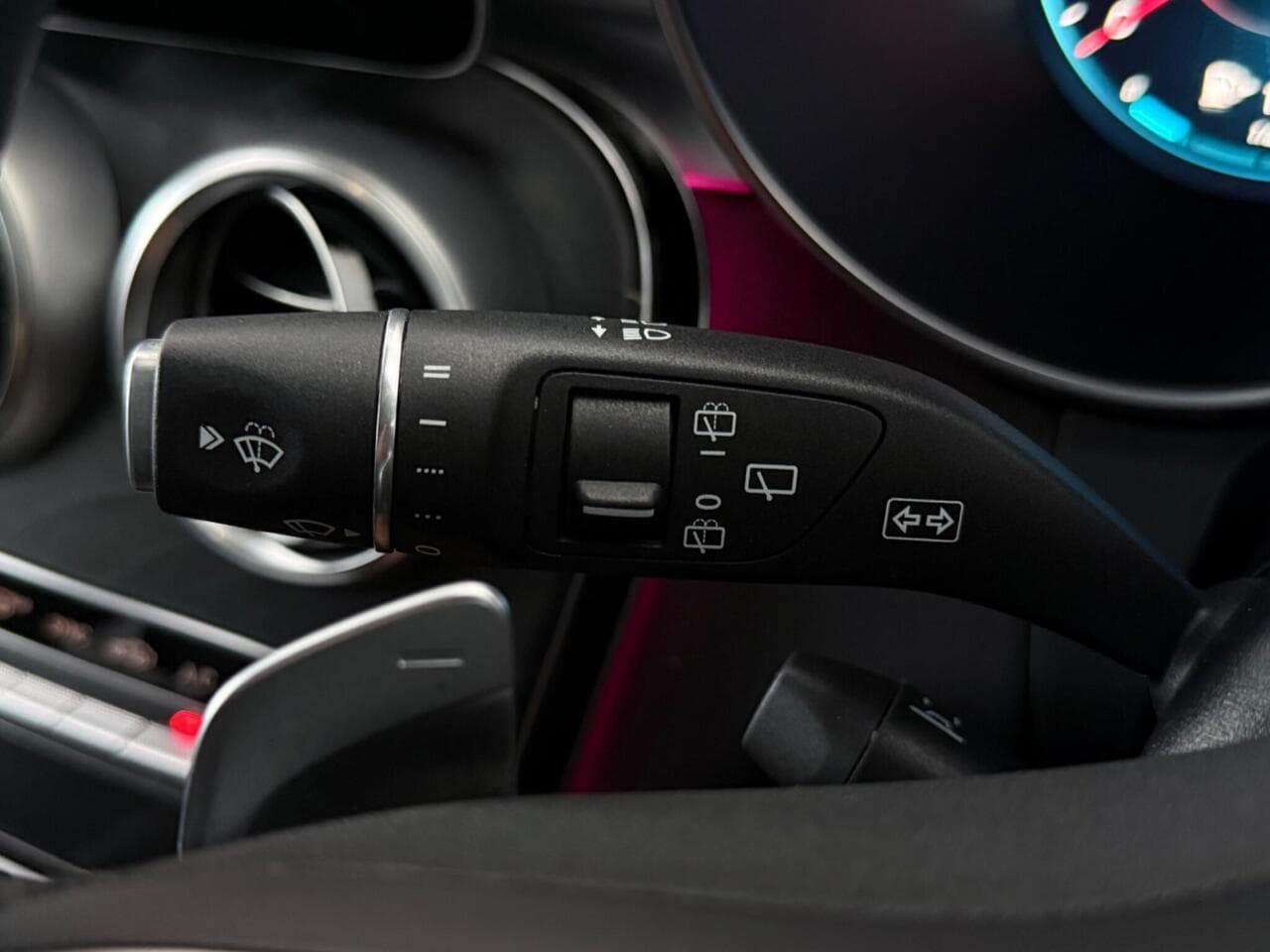 Mercedes-Benz GLC thumbnail Misc Controls