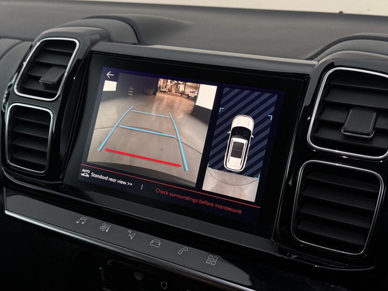 Citroen C5 Aircross thumbnail Infotainment System