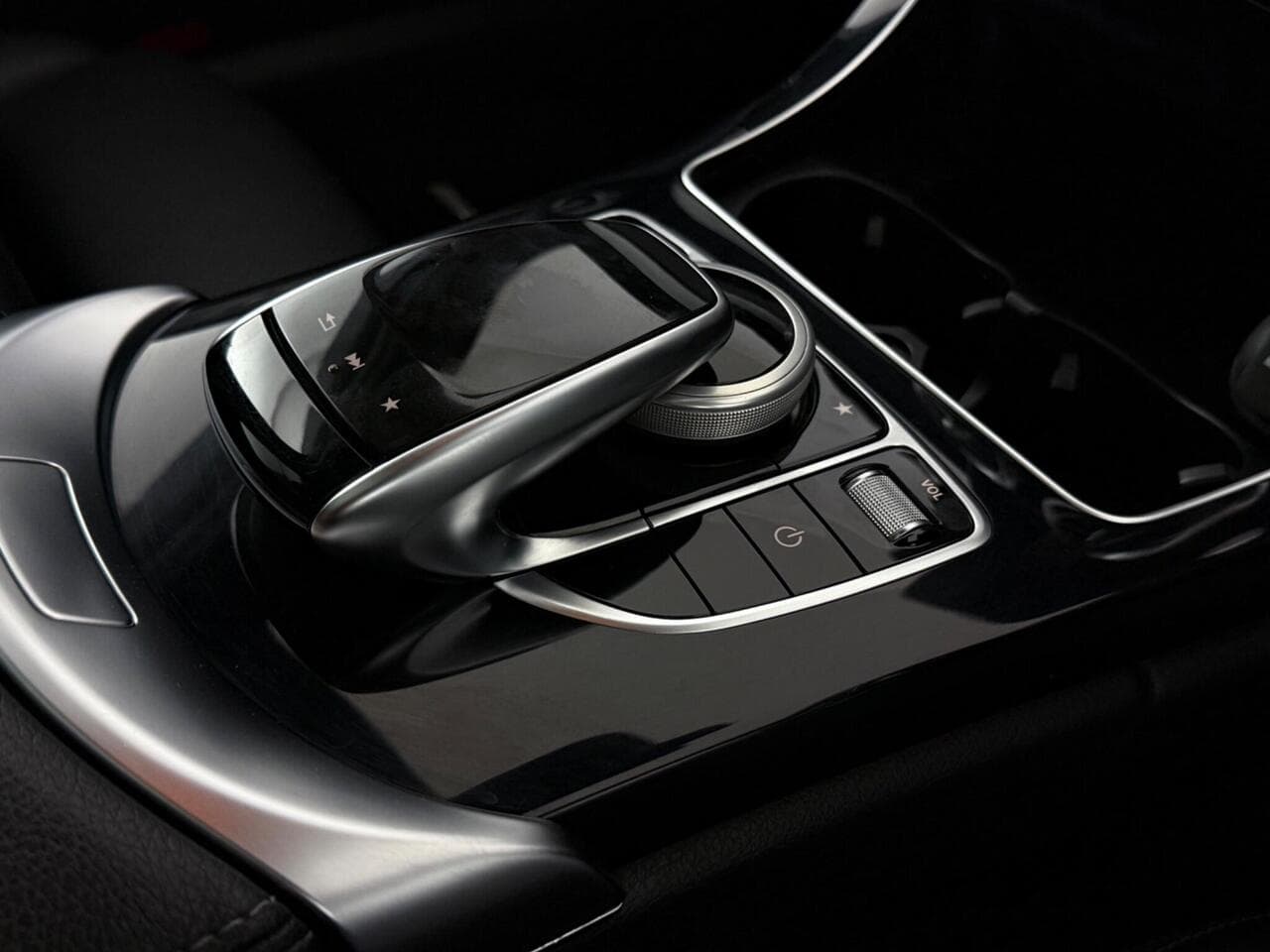 Mercedes-Benz C Class thumbnail Steering Wheel