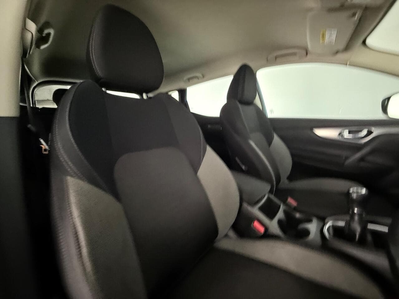 Nissan Qashqai thumbnail Seat Driver