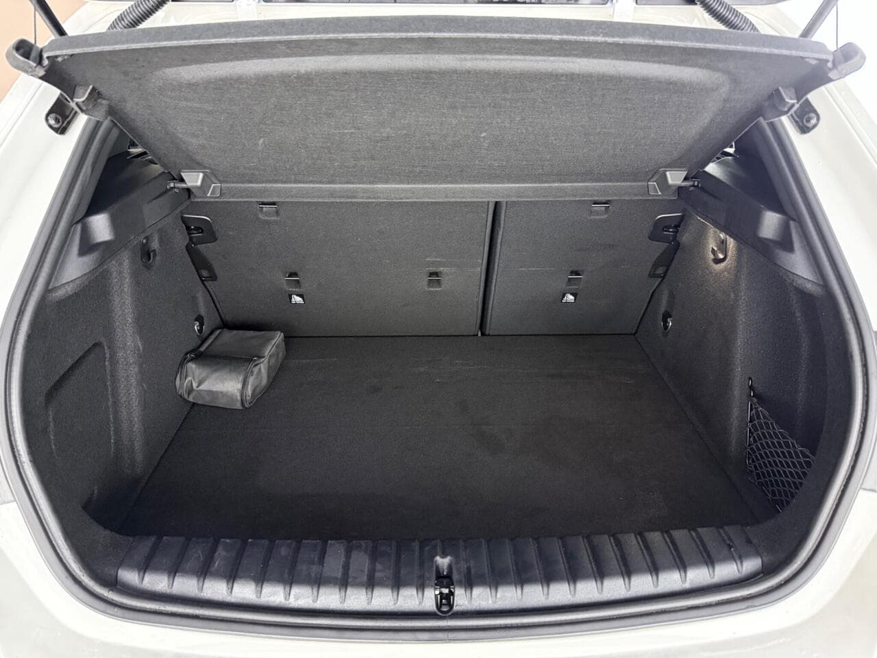 BMW 1 Series thumbnail Boot