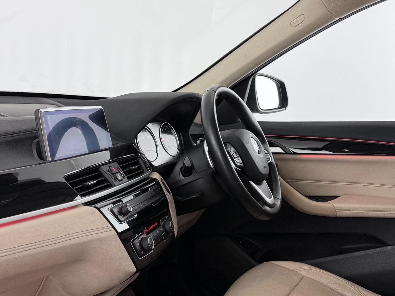 BMW X1 thumbnail Interior Front