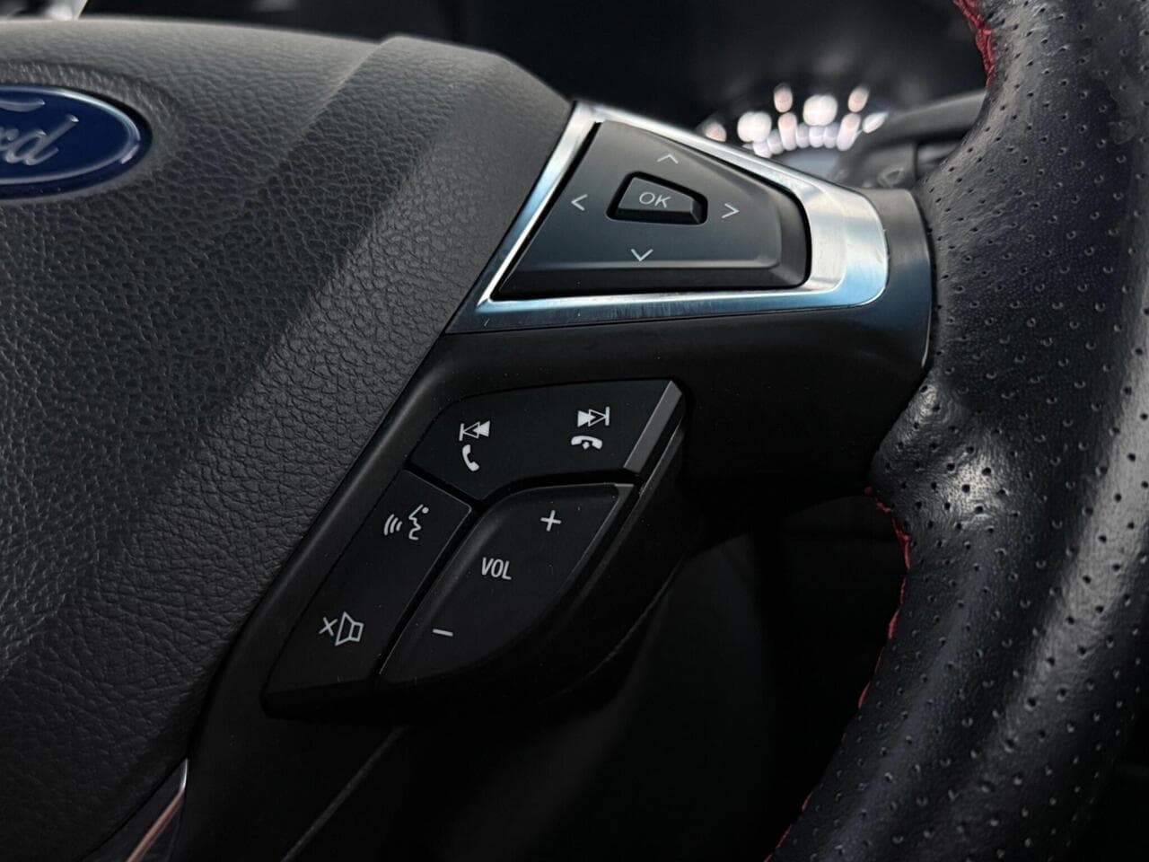 Ford Edge thumbnail Misc Controls