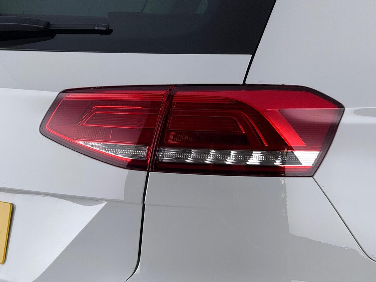 Volkswagen Passat thumbnail Lights Rear