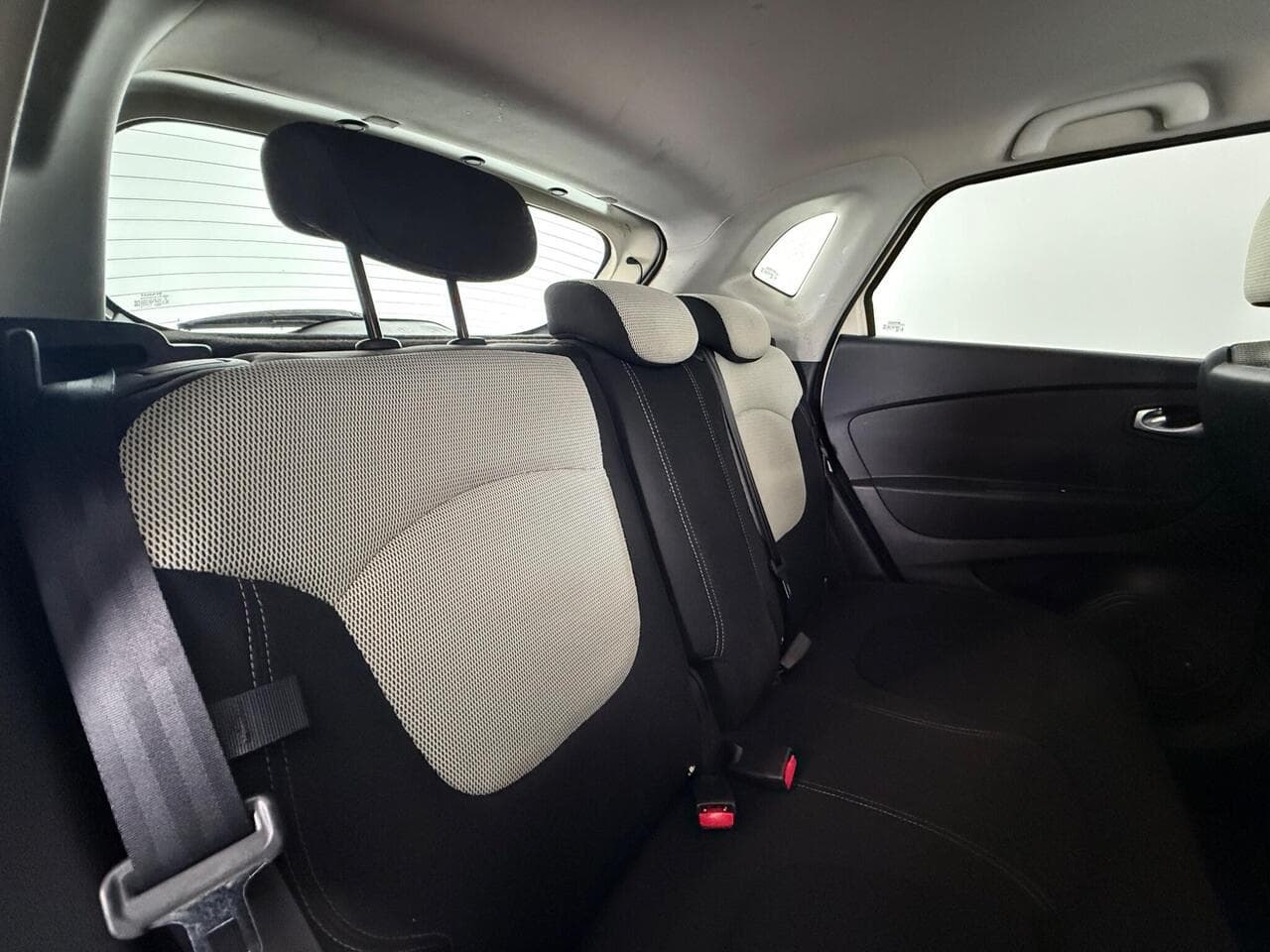 Renault Captur thumbnail Seats Rear