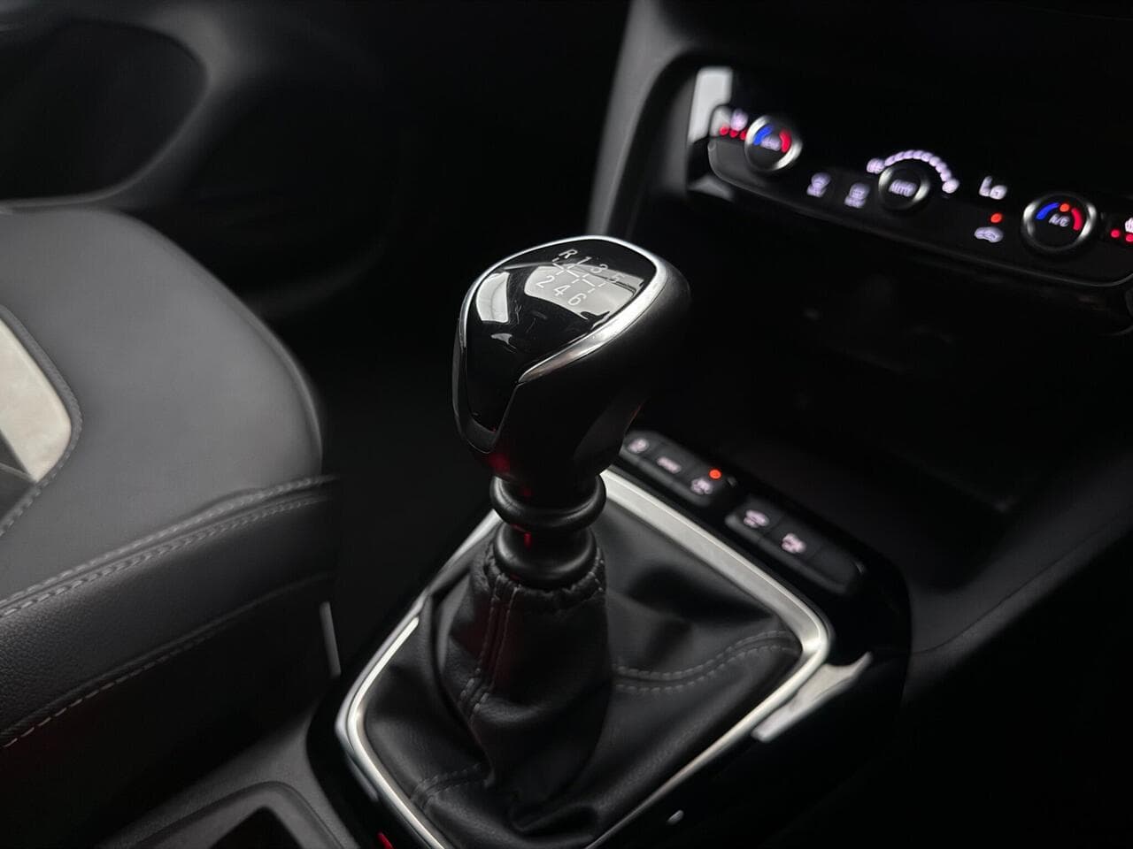 Vauxhall Corsa thumbnail Interior Front