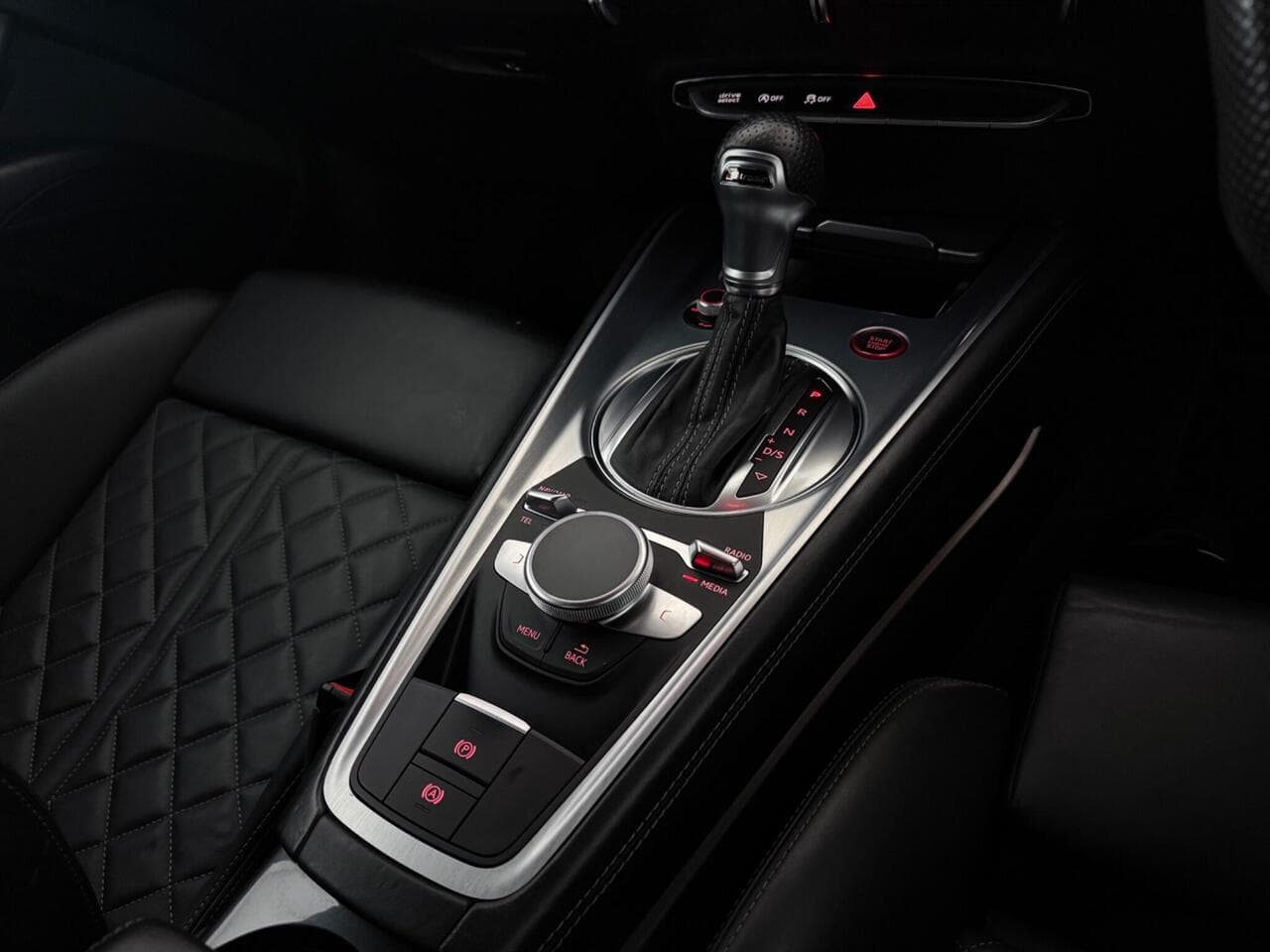 Audi TTS thumbnail Interior Front