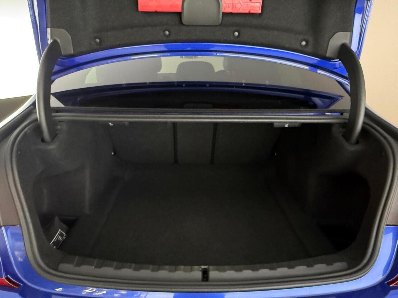 BMW 3 Series thumbnail Boot