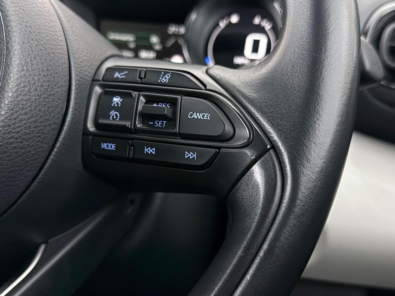 Toyota Yaris thumbnail Misc Controls
