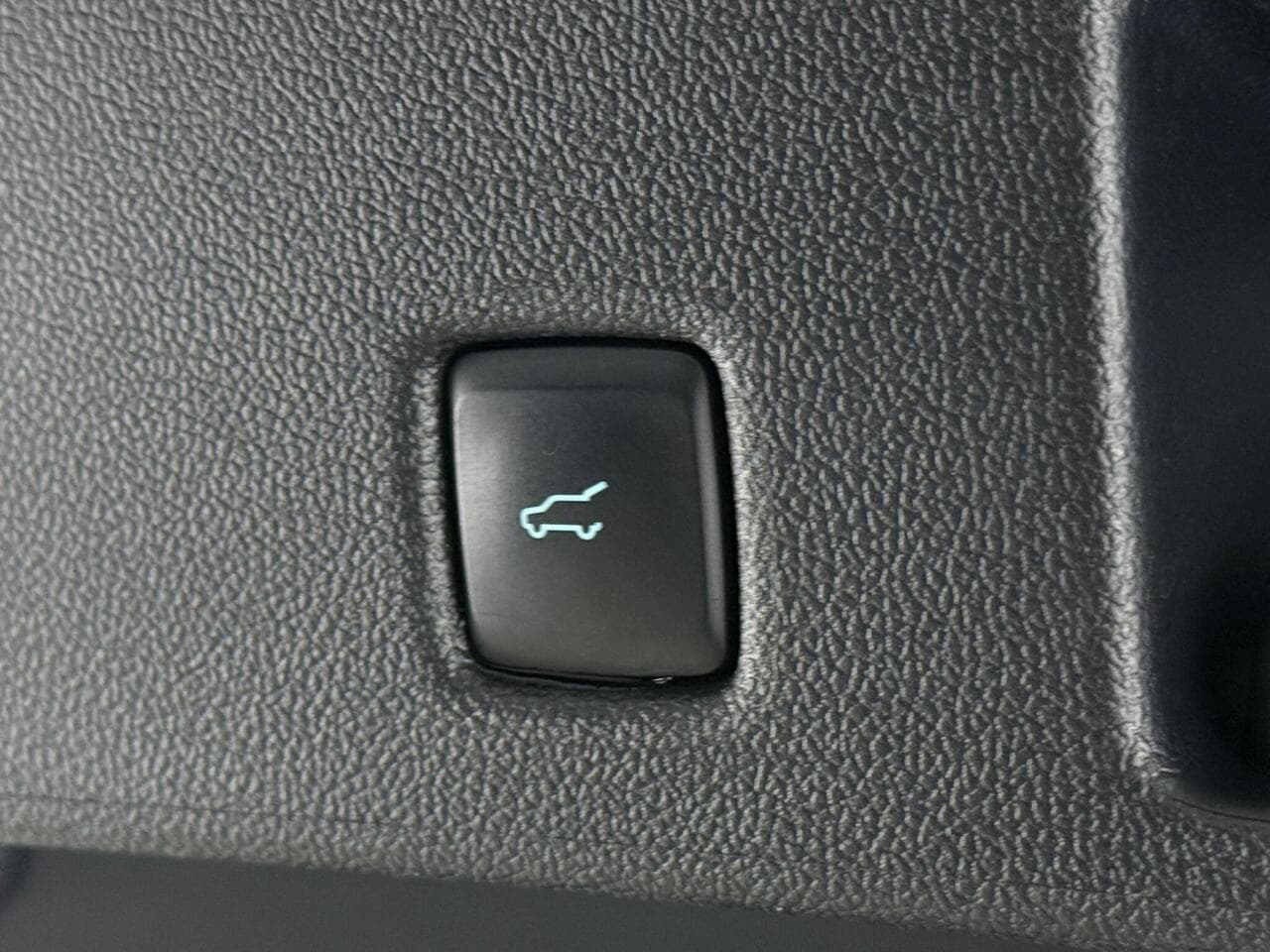 Ford Kuga thumbnail Misc Controls