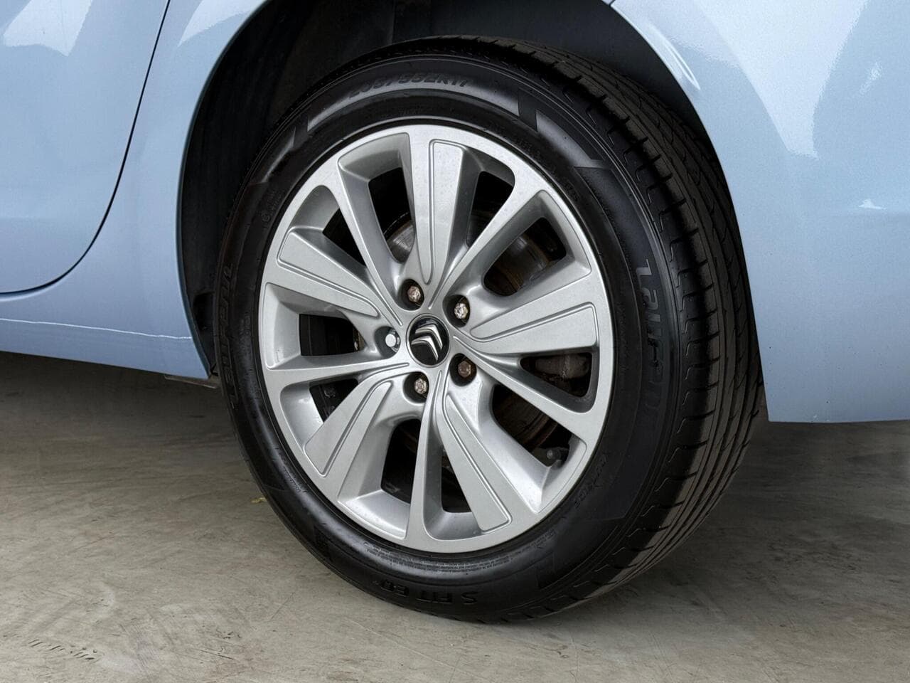 Citroen Grand C4 Picasso thumbnail Wheel