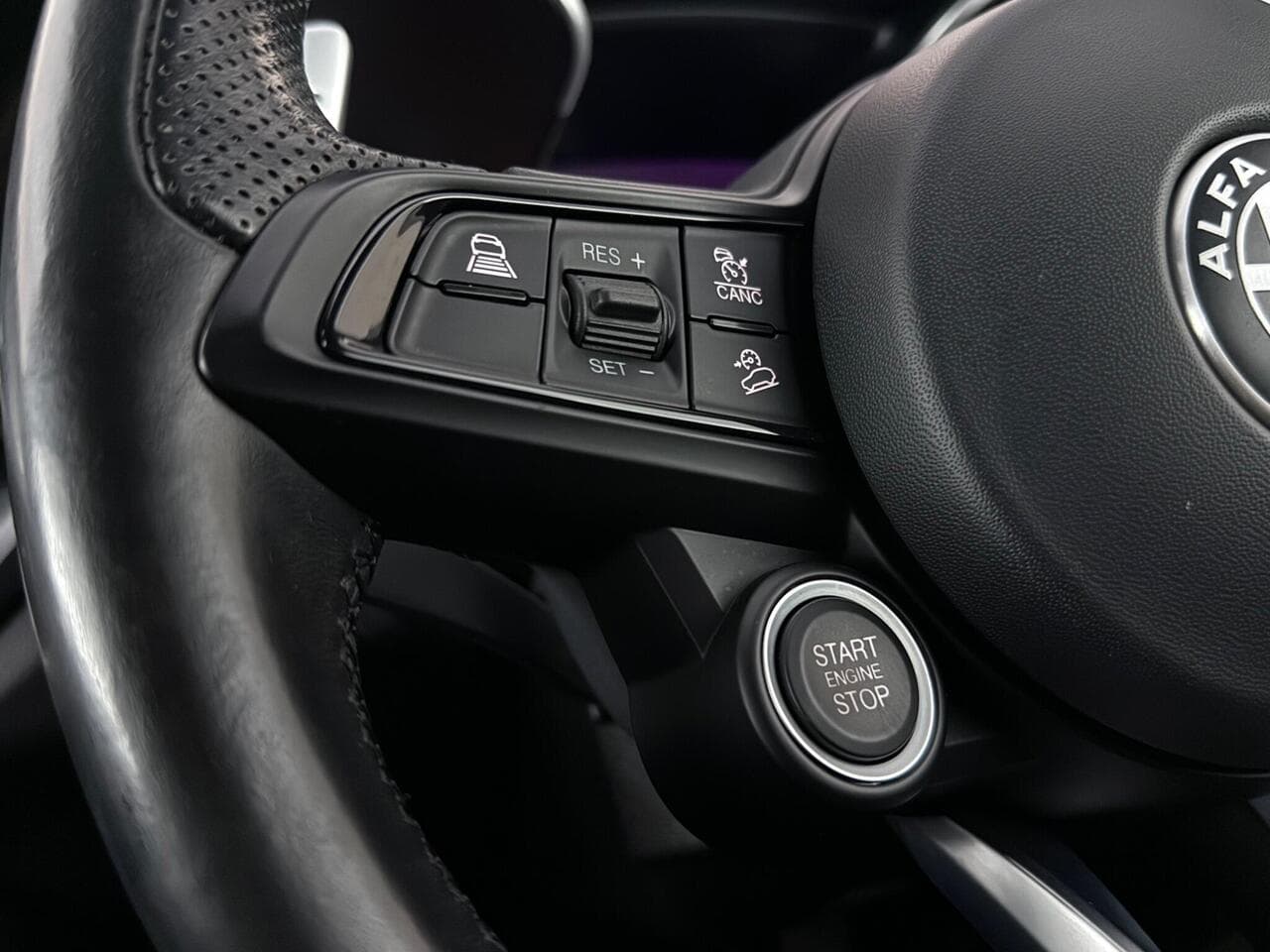 Alfa Romeo Stelvio thumbnail Misc Controls