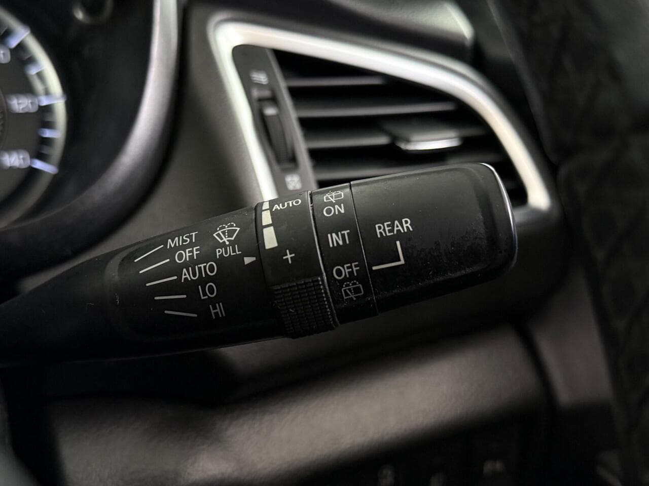 Suzuki S-Cross thumbnail Misc Controls