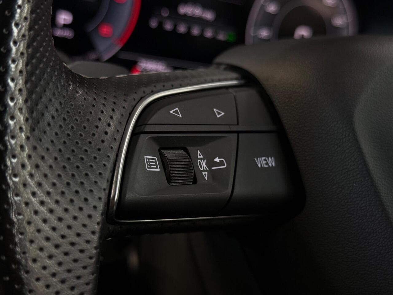 Audi Q5 thumbnail Misc Controls