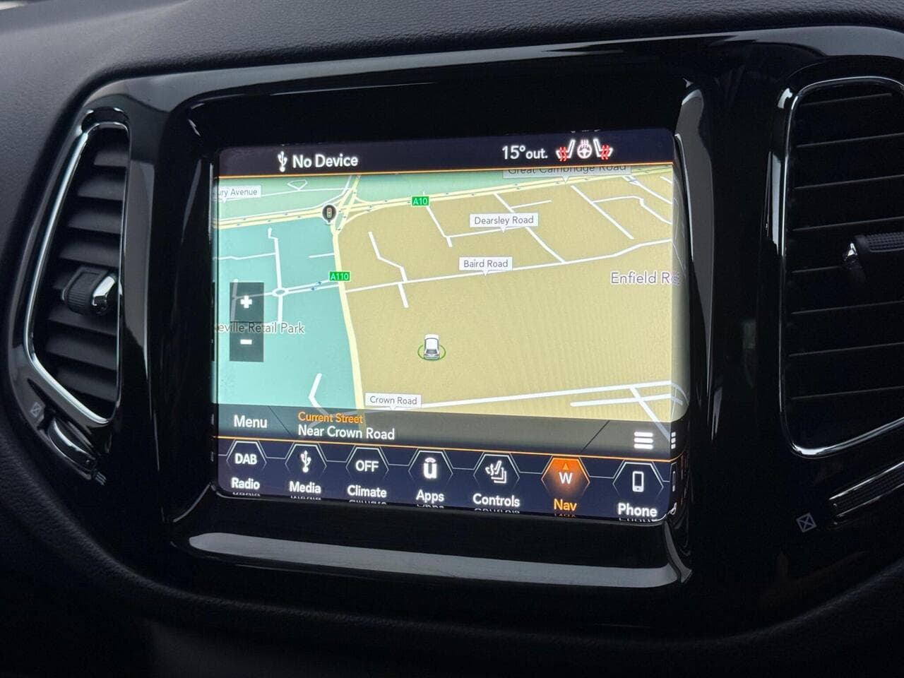 Jeep Compass thumbnail Infotainment System