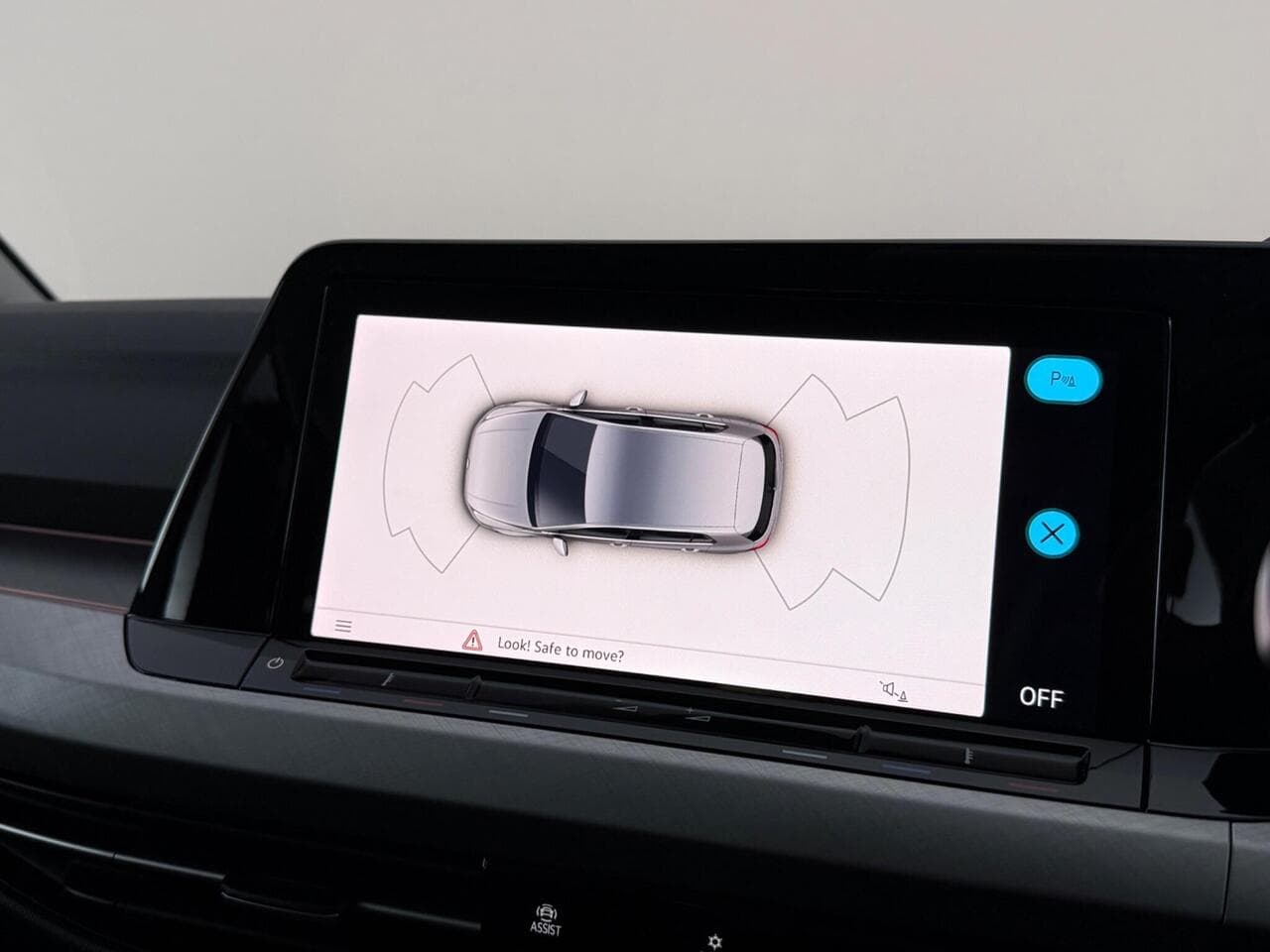 Volkswagen Golf thumbnail Infotainment System