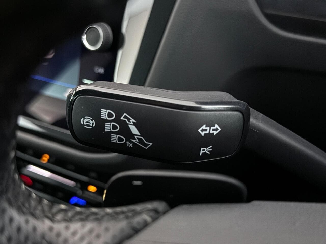 Volkswagen Tiguan thumbnail Misc Controls
