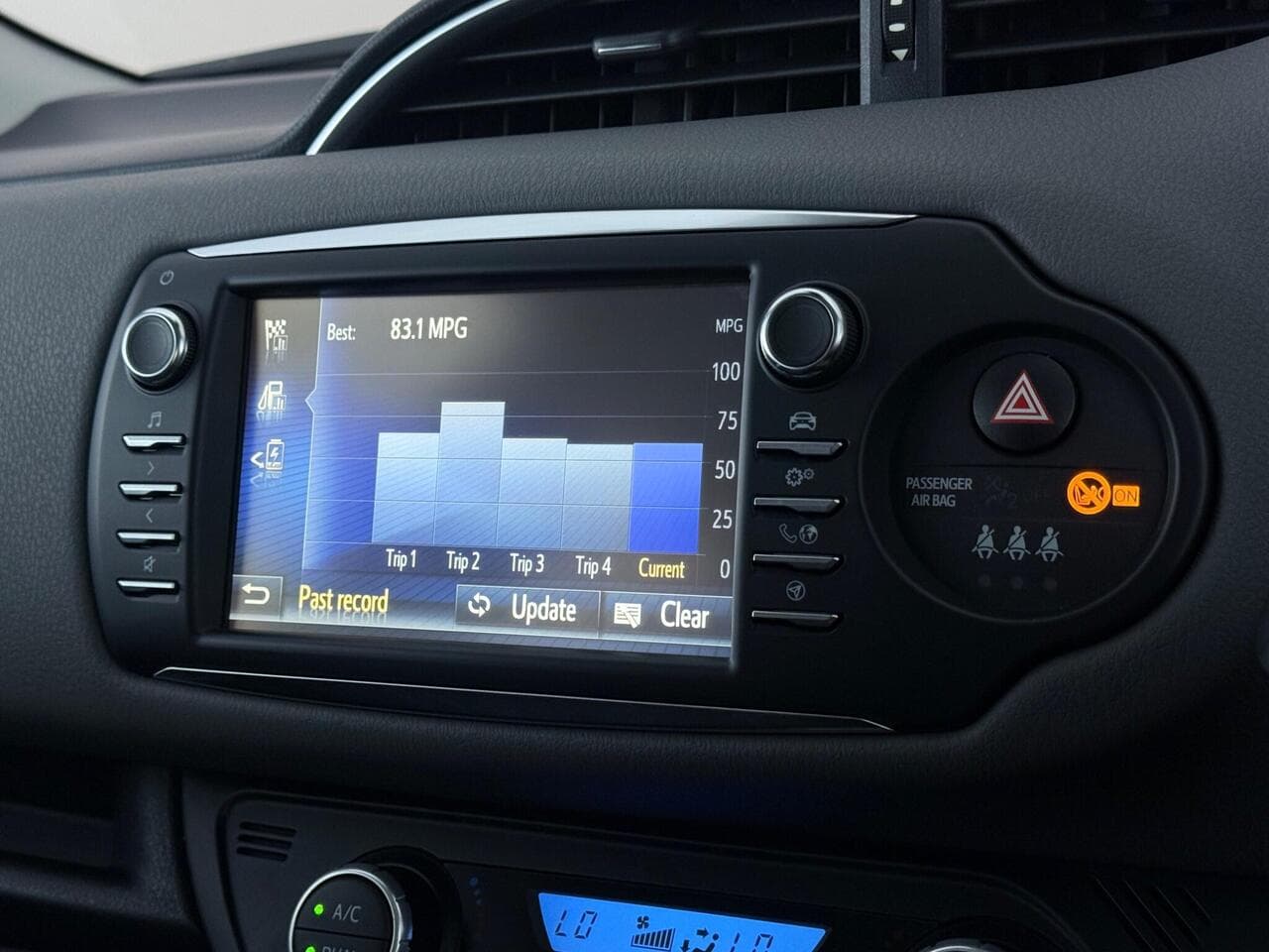 Toyota Yaris thumbnail Infotainment System