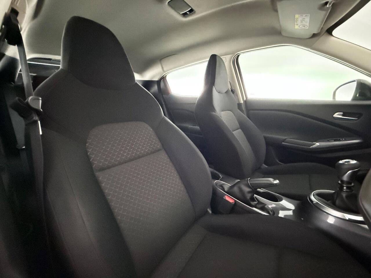 Nissan Juke thumbnail Seat Driver