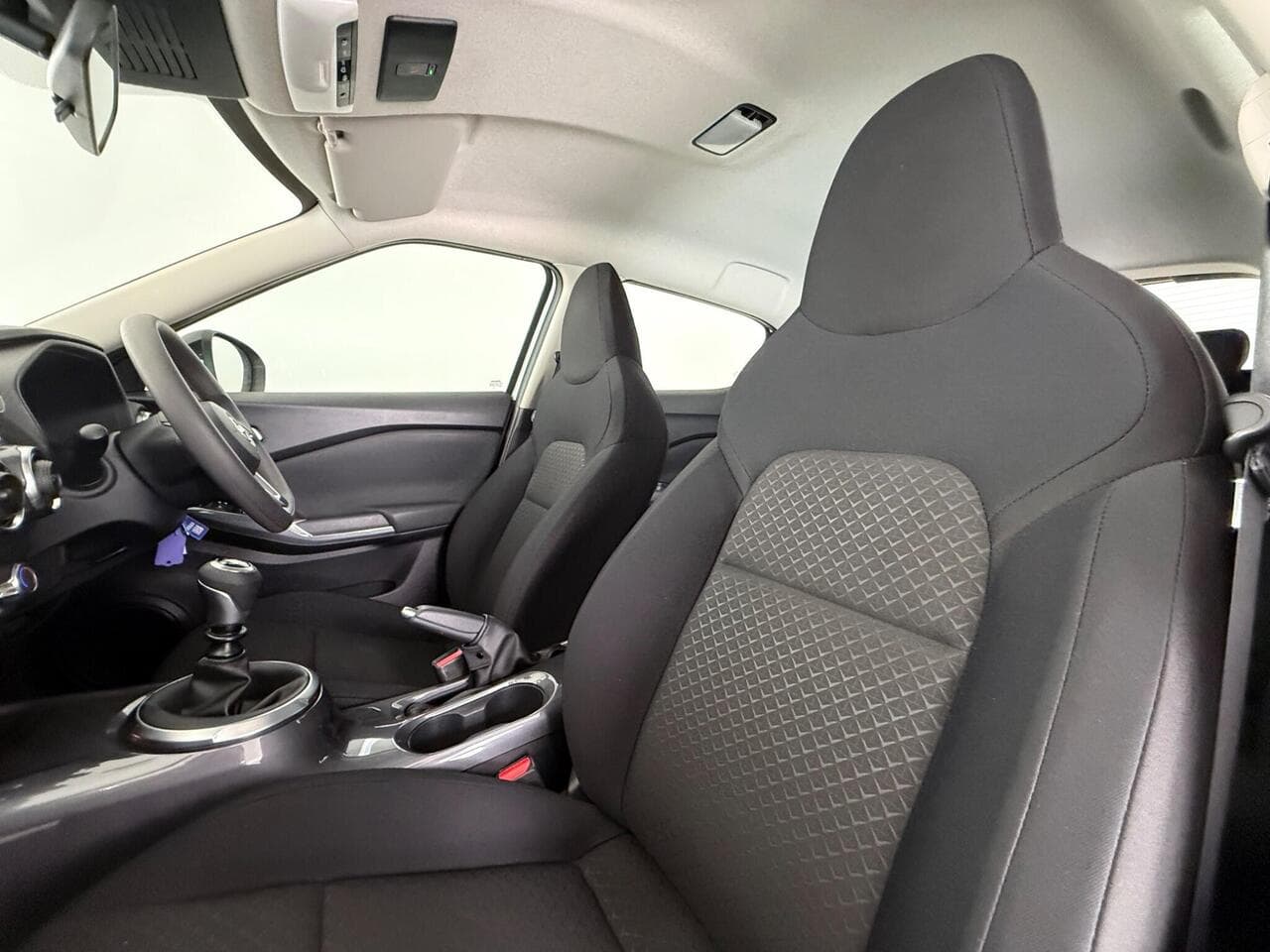 Nissan Juke thumbnail Seat Front Passenger