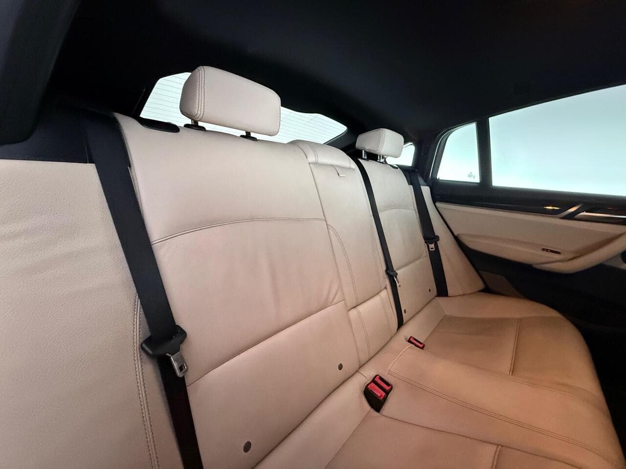 BMW X4 thumbnail Seats Rear