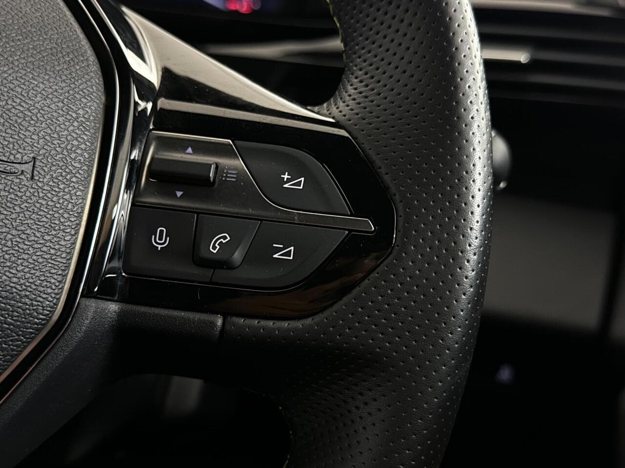 Peugeot 308 thumbnail Misc Controls