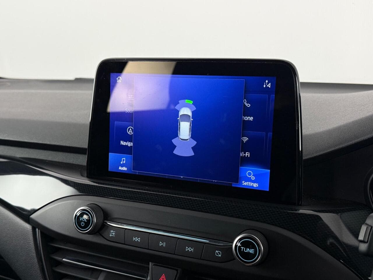 Ford Focus thumbnail Infotainment System