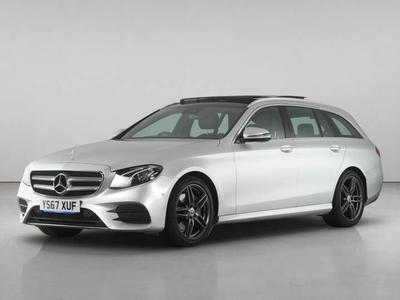 Mercedes-Benz E Class thumbnail Front Left