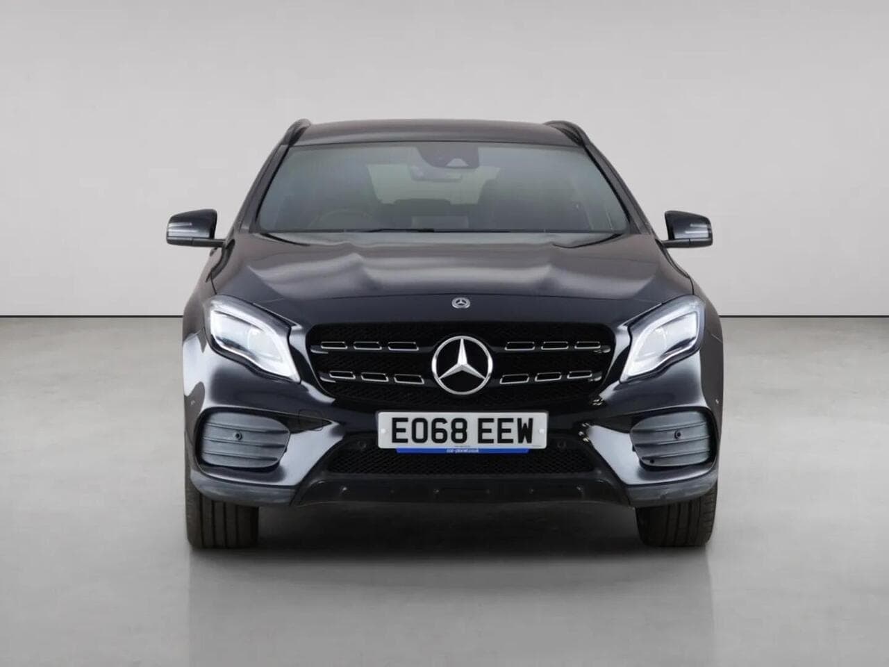 Mercedes-Benz GLA thumbnail Front