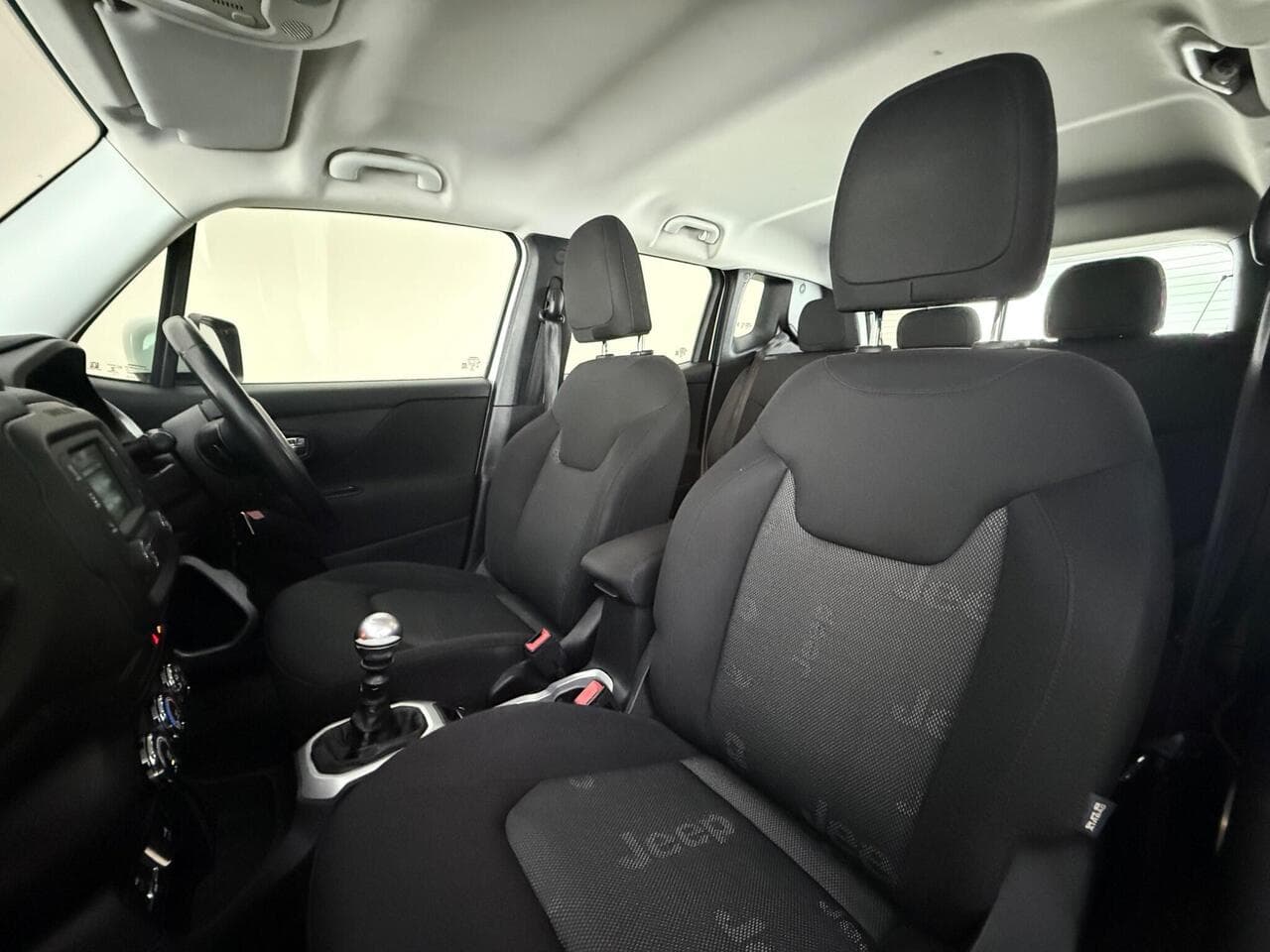 Jeep Renegade thumbnail Seat Front Passenger