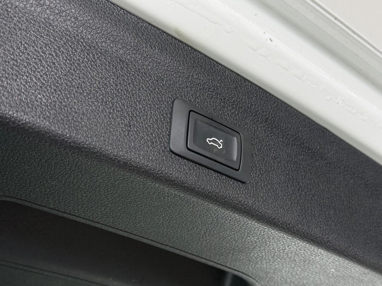 Audi Q3 thumbnail Misc Controls