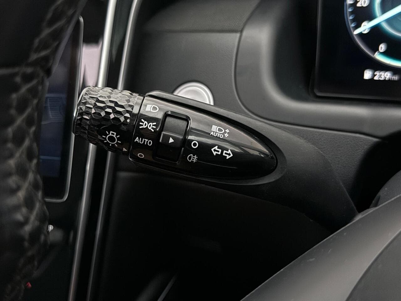 Hyundai TUCSON thumbnail Misc Controls