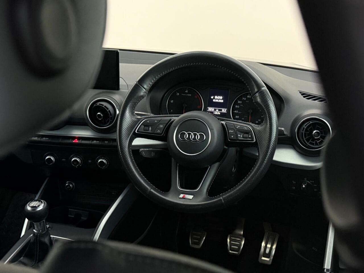 Audi Q2 thumbnail Steering Wheel