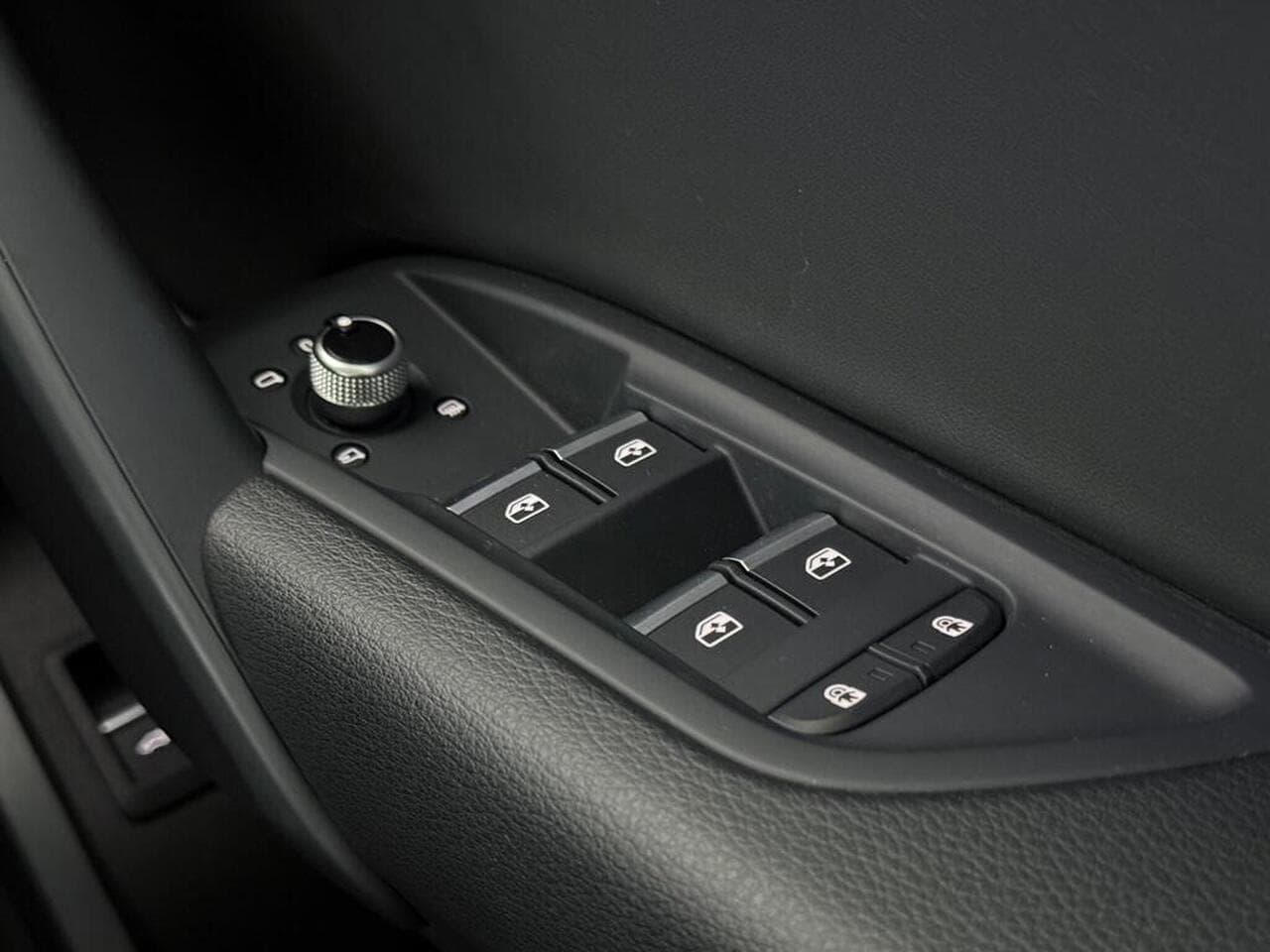Audi Q5 thumbnail Misc Controls