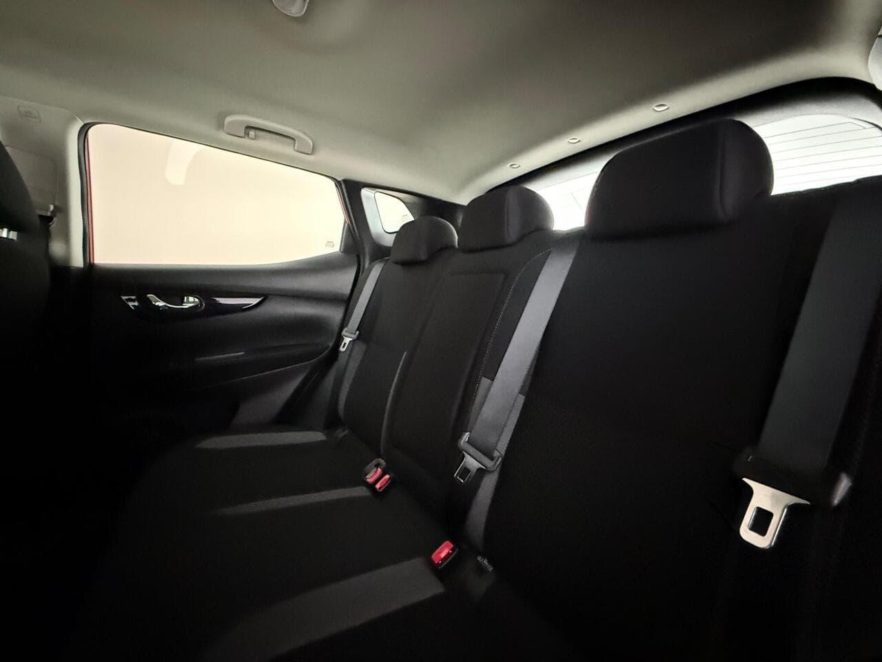 Nissan Qashqai thumbnail Seats Rear
