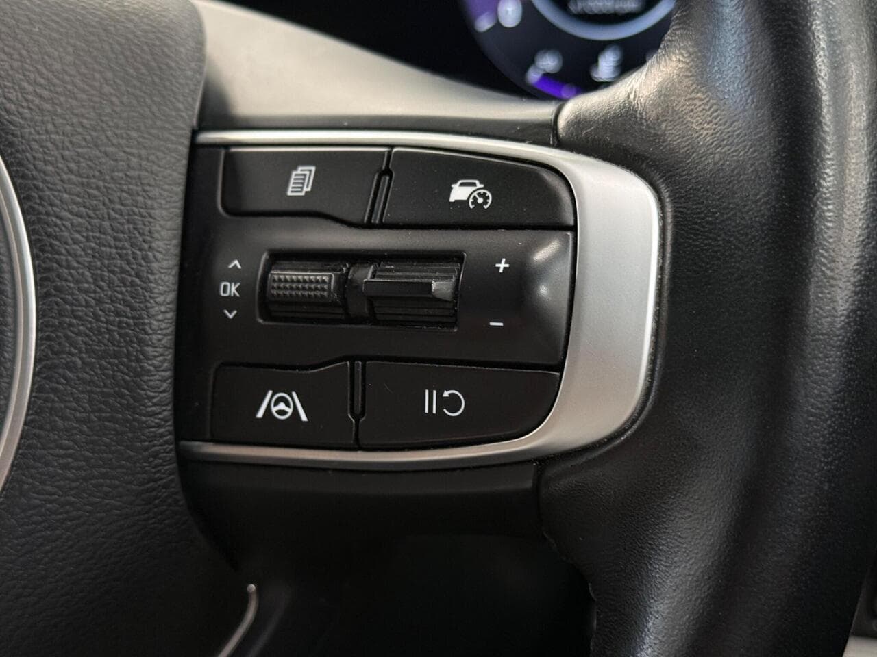 Kia Sportage thumbnail Misc Controls