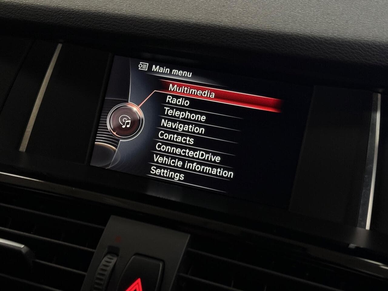BMW X3 thumbnail Infotainment System