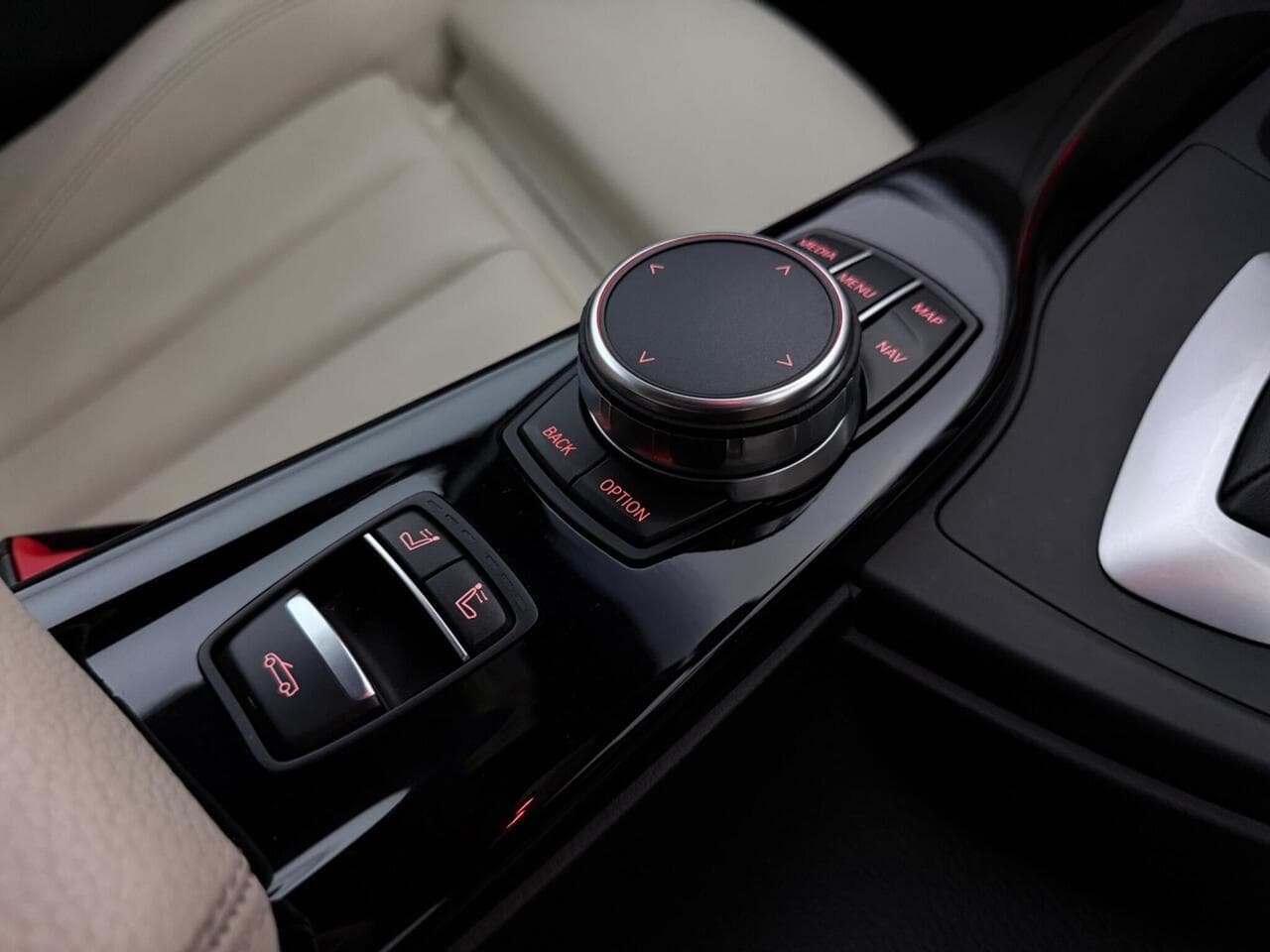 BMW 4 Series thumbnail Interior Front