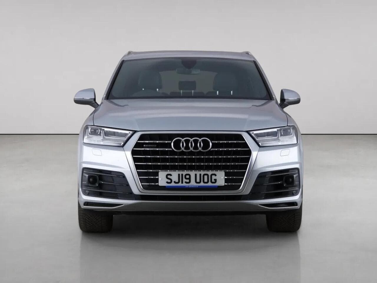 Audi Q7 thumbnail Front