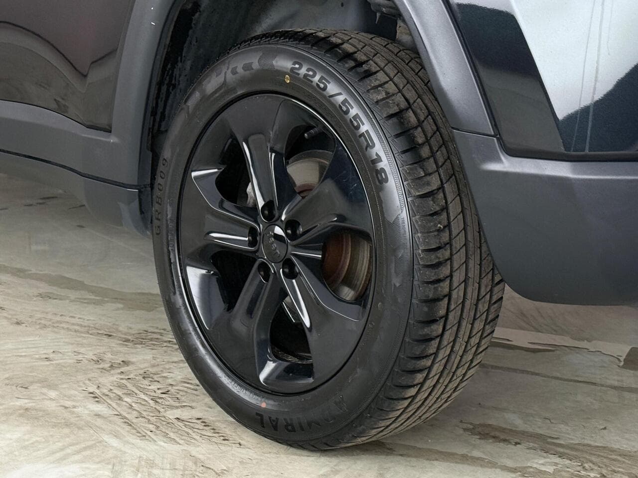 Jeep Compass thumbnail Wheel