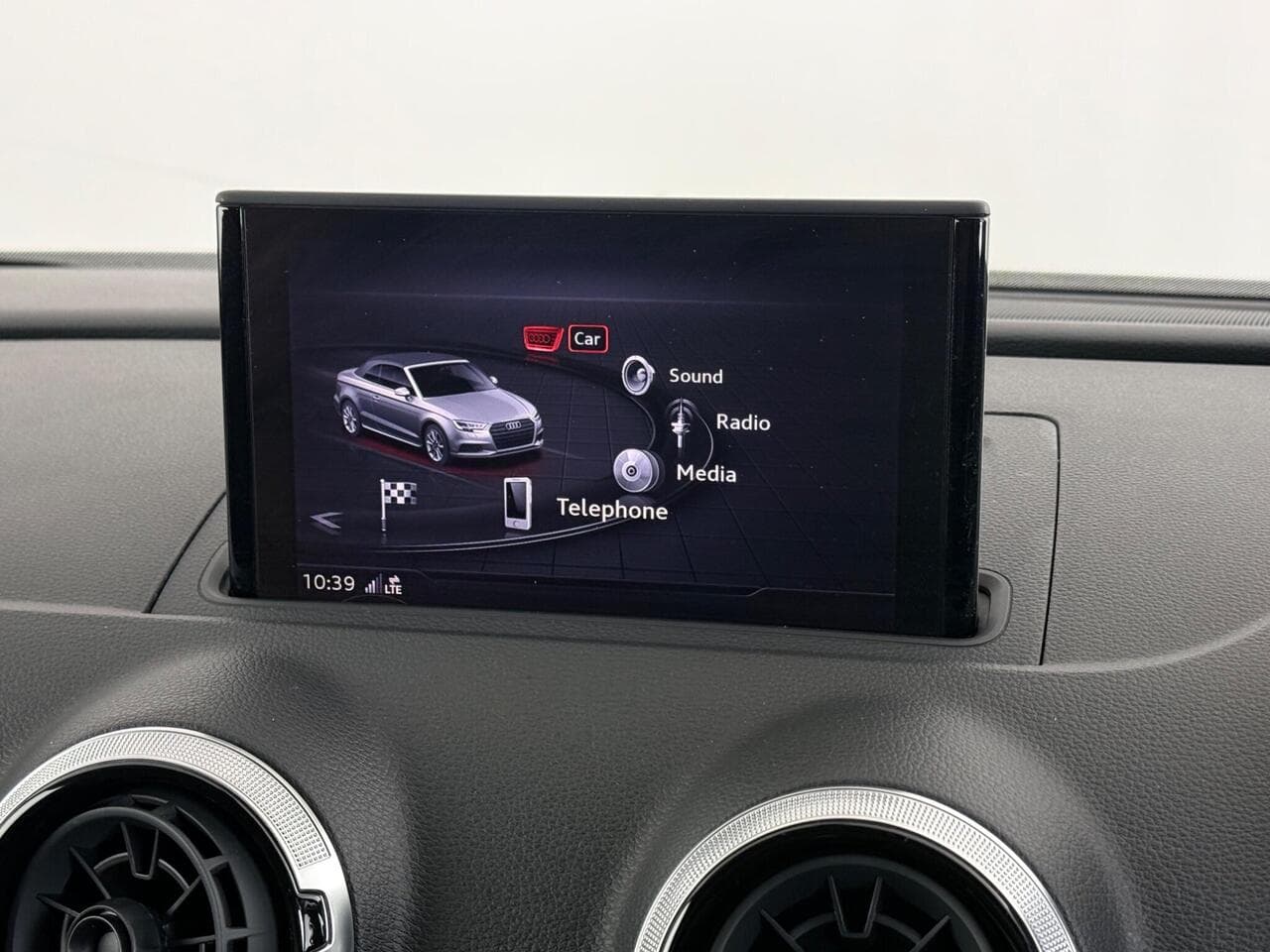 Audi A3 Cabriolet thumbnail Infotainment System