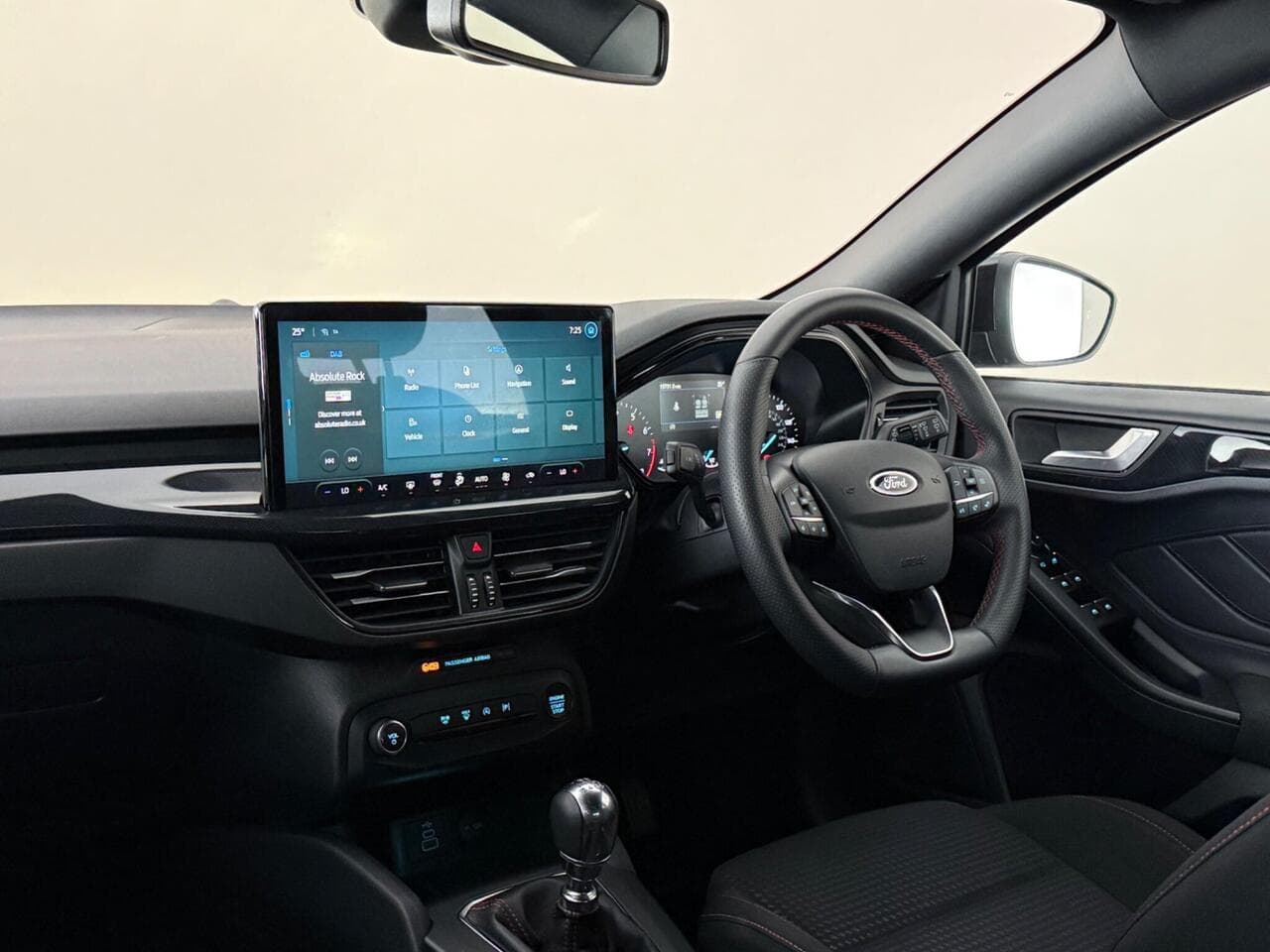 Ford Focus thumbnail Interior Front