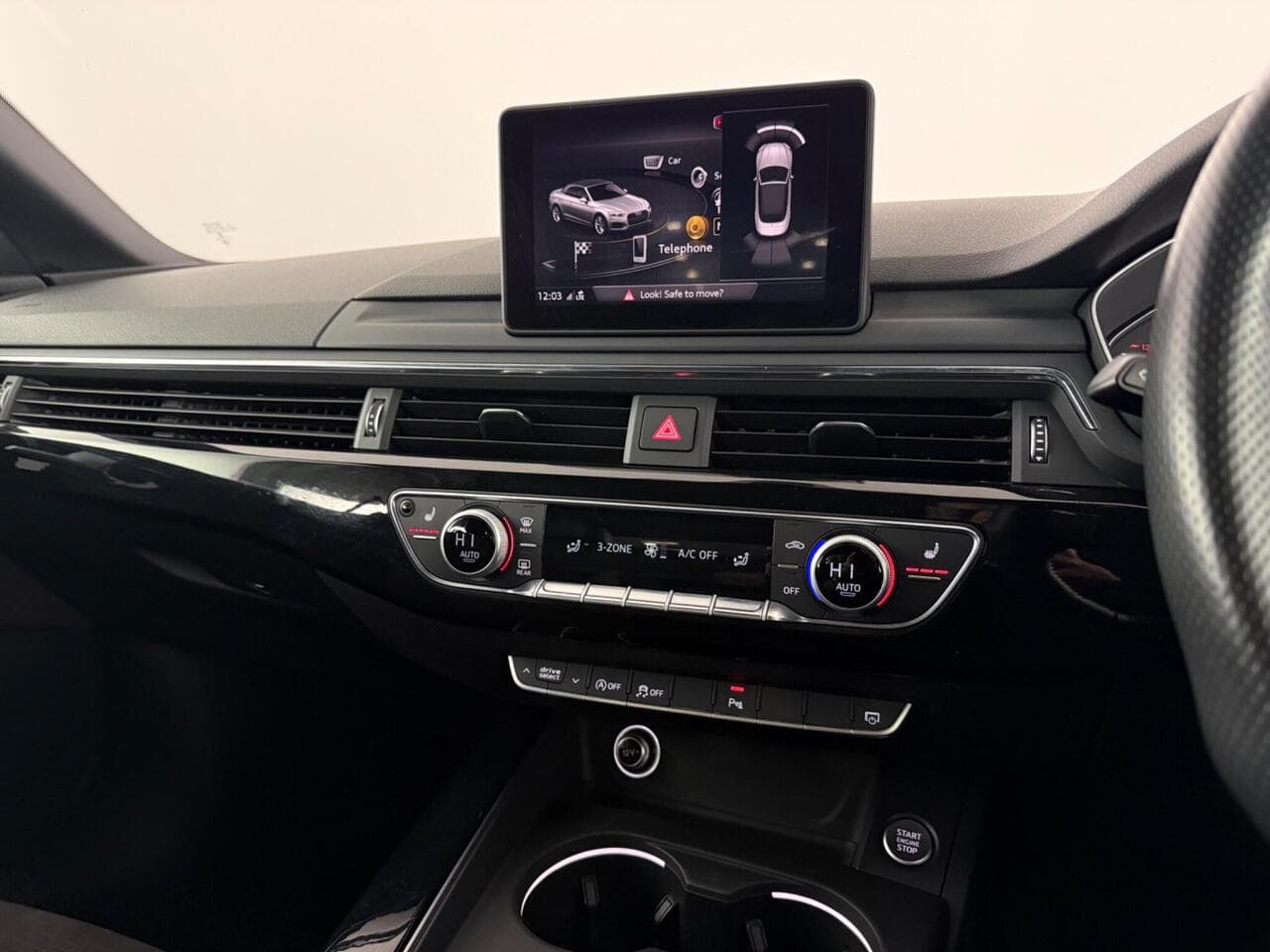 Audi A5 Cabriolet thumbnail Infotainment System
