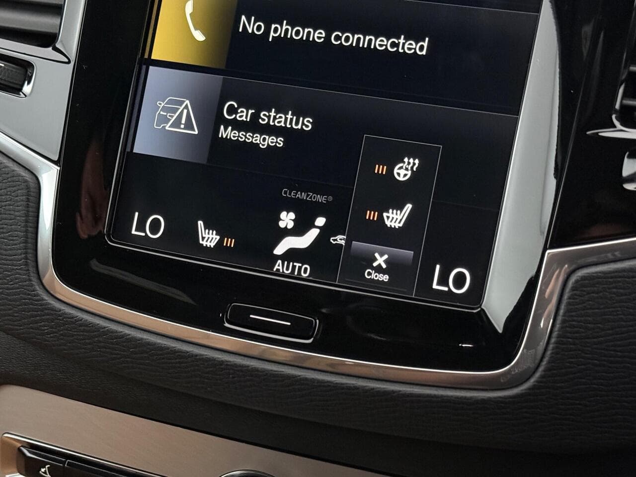 Volvo XC90 thumbnail Infotainment System