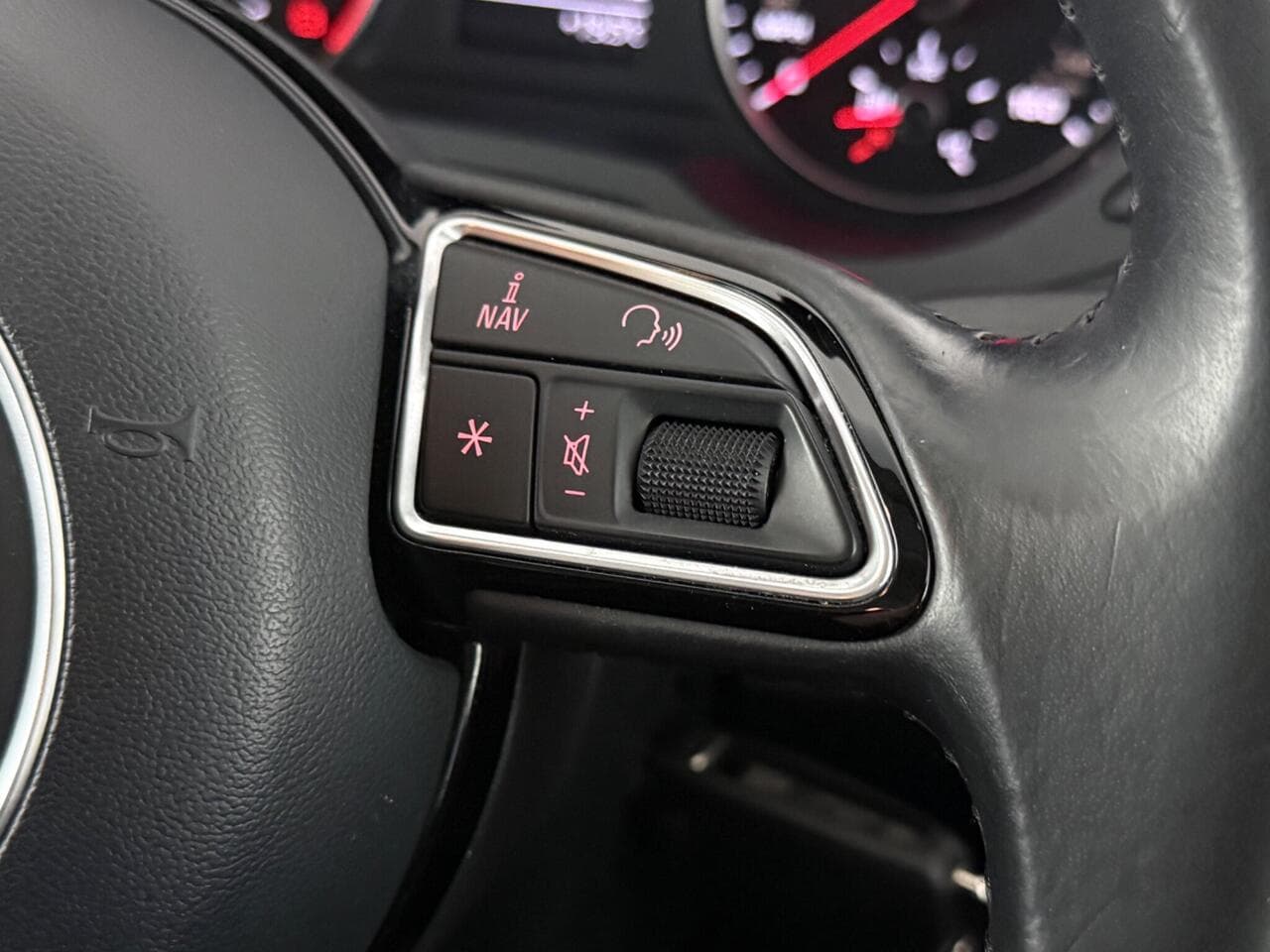 Audi Q3 thumbnail Misc Controls