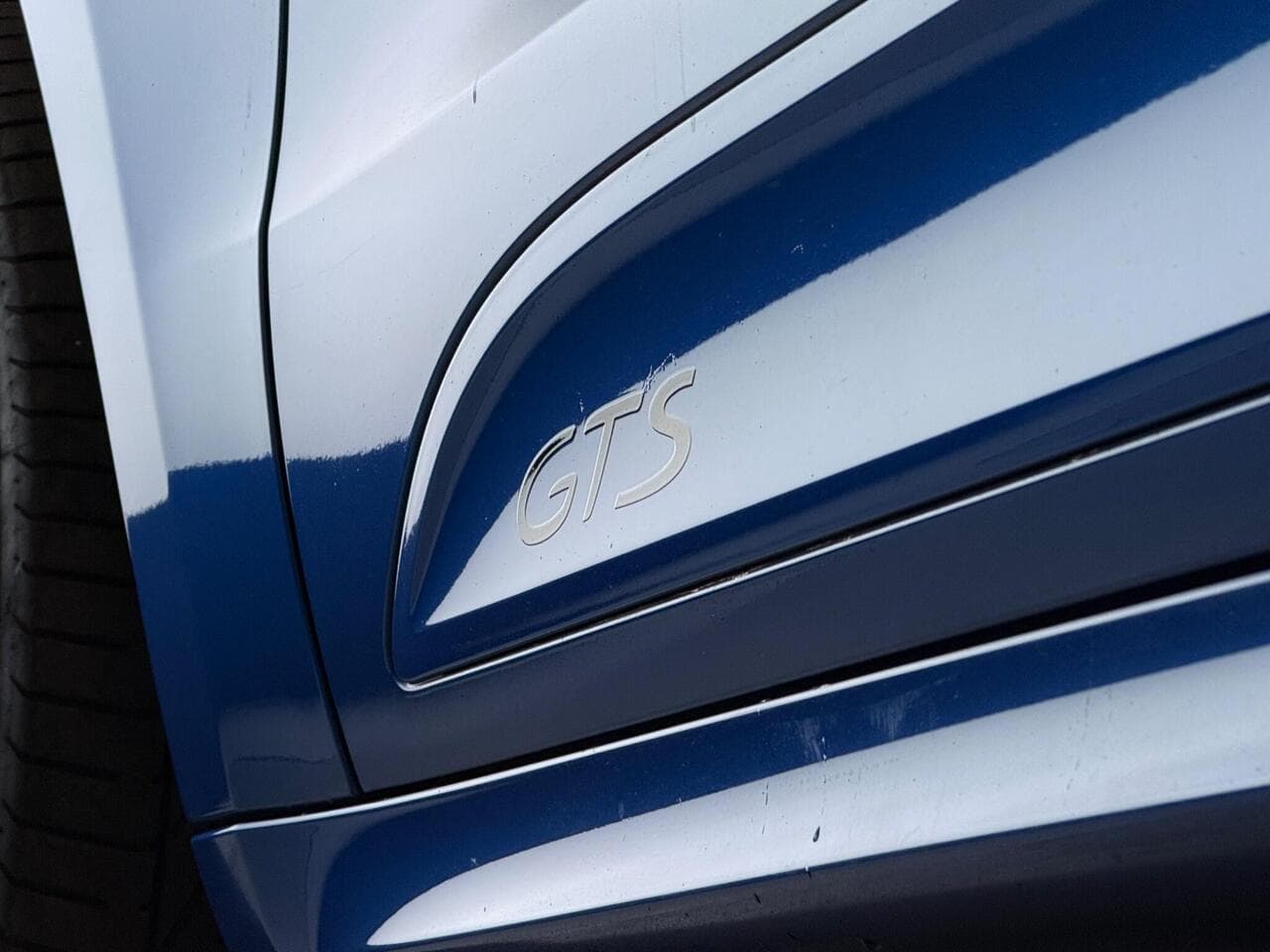 Porsche Macan thumbnail Badge Exterior