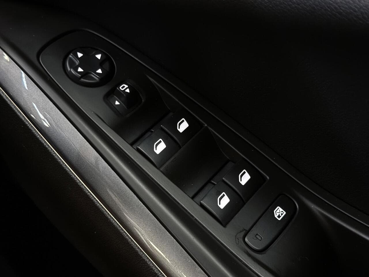 Vauxhall Grandland X thumbnail Misc Controls